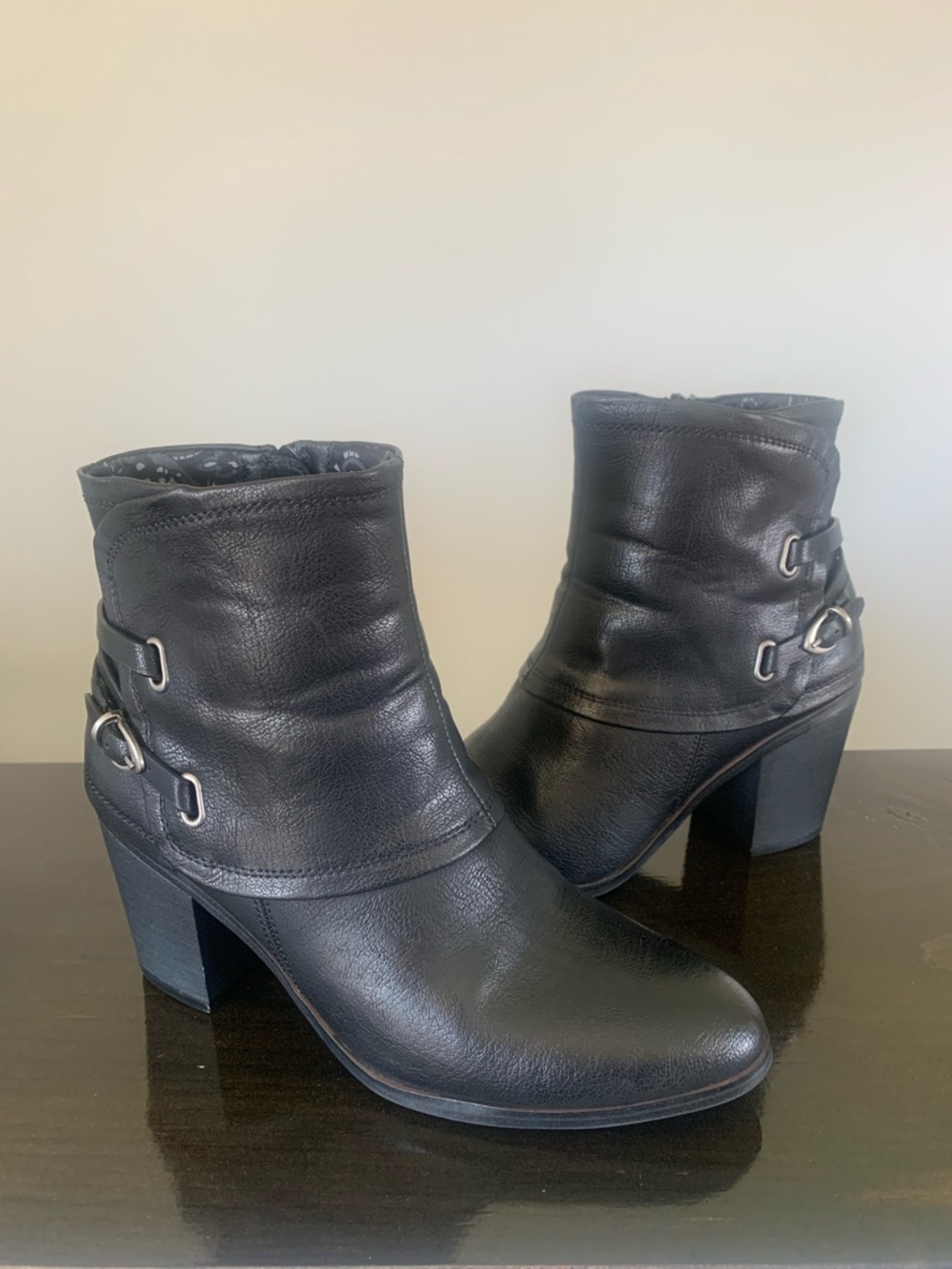 BareTraps Black Kacey Ankle Booties with decorative Side Buckle size 7